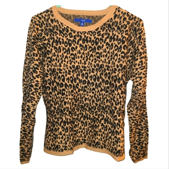 EUC! Leopard Print Super Soft, Warm Sweater✨️Size M - Picture 1 of 7